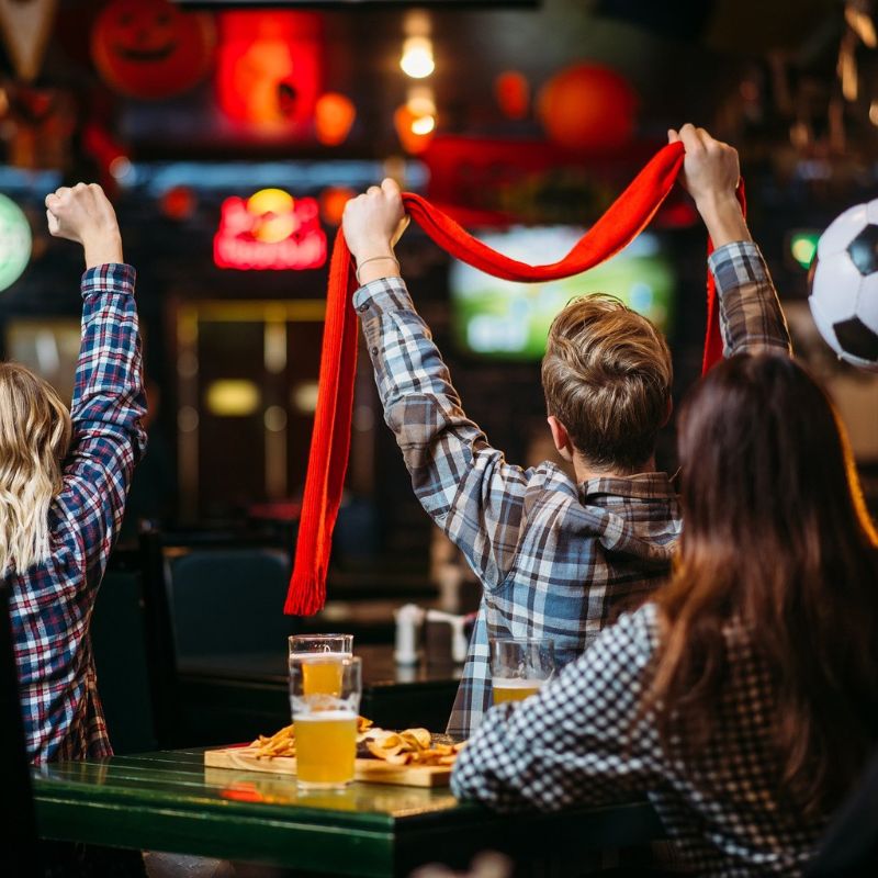 How to Host the Ultimate Sports Night in Your Man Cave